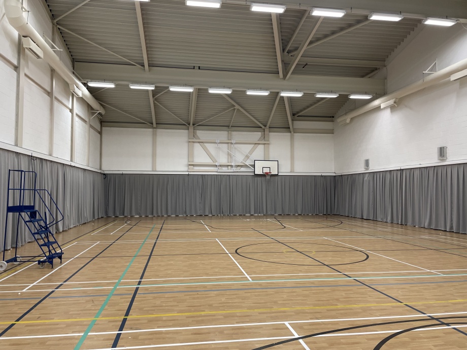 Sports Hall Perimeter Curtains->title 2