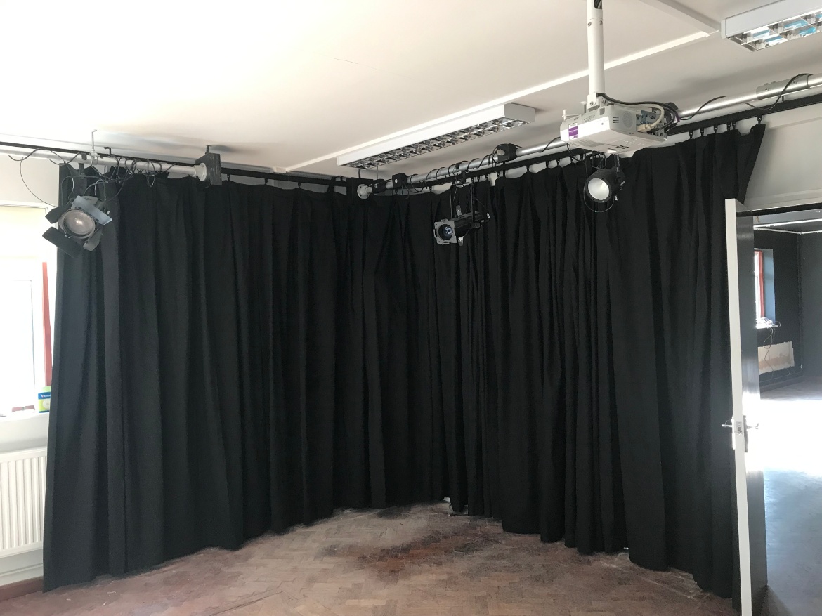 Drama Room Curtains - Barnet